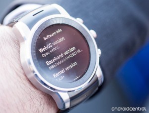 CES: LG enthüllt Smartwatch mit WebOS