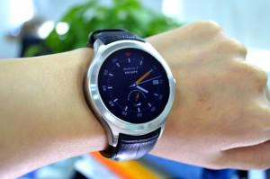 No.1 D5: Neue, günstige Smartwatch aus China