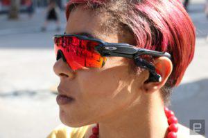 Oakley und Intel: Sonnenbrille mit innovativen Wearable-Features