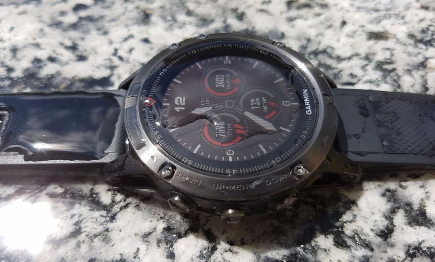 Seitenansicht Garmin fenix 5 Fitness Uhr