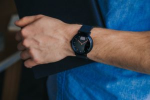 Oaxis Timepiece: Minimalistische Smartwatch auf Kickstarter