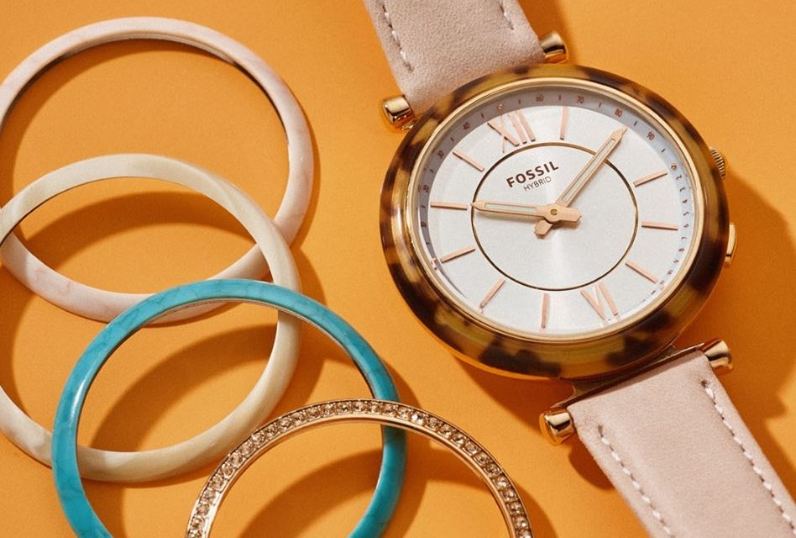 Fossil Carlie Damen Hybrid Smartwatch Detailansicht auf Ziffernblatt