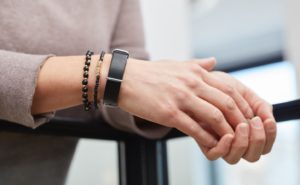 Schweizer Startup Aktiia entwickelt ein Armband, das den Blutdruck misst