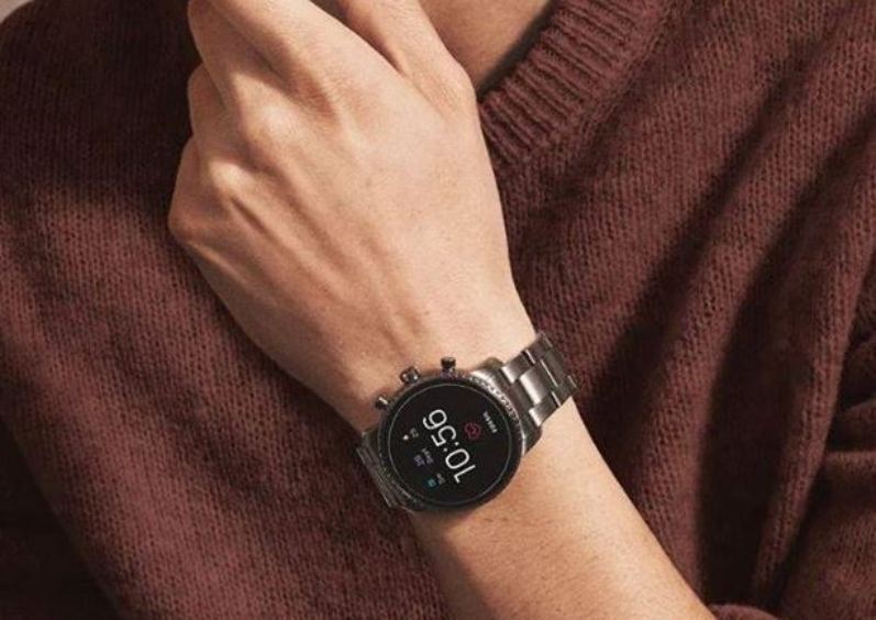 Fossil Carlyle HR Herren Smartwatch am Handgelenk