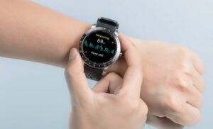 Asus klopft für Zulassung der VivoWatch 6 an